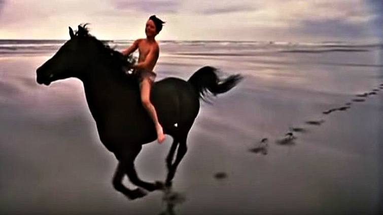 Amazing Movie Scene From ''Black Stallion" - Horse Spirit